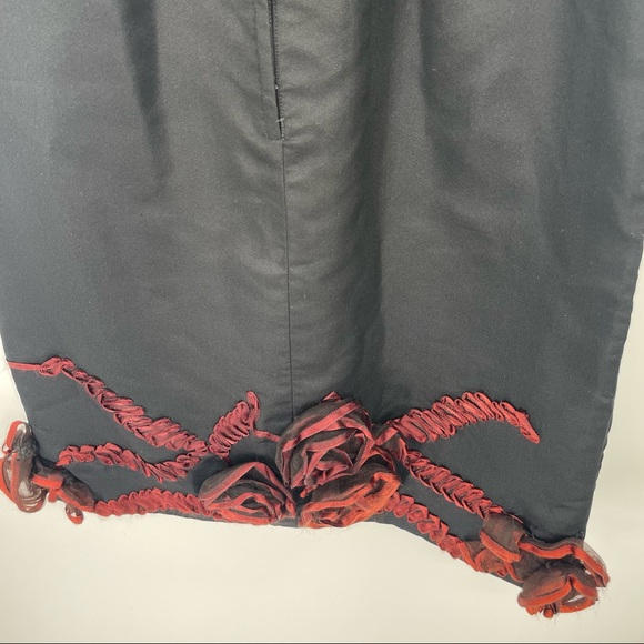 Vintage 1950's Black Sheath Dress with Embroidered Floral Hem - Picture 12 of 16